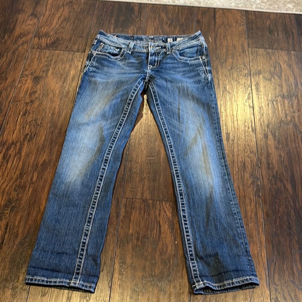Miss me Buckle Jeans straight size 28 EUC chunky stitching studded back pocket